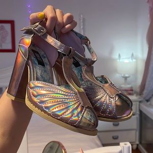 Iridescent Holo Pearl Mermaid Seashell Shoes